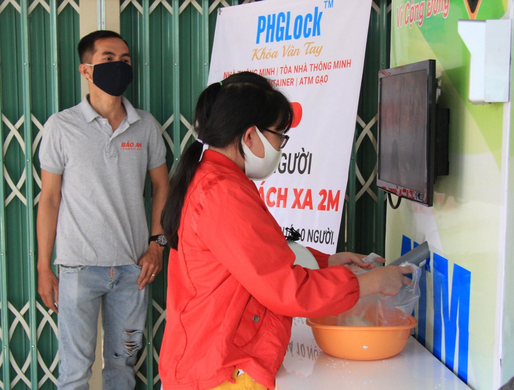 Nhiều “ATM gạo” nghĩa tình tại Lâm Đồng đi vào hoạt động